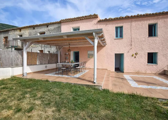 Casa de Férias Gorgeous In With Wifi Longobardi